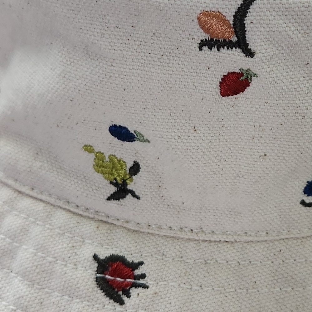 Madewell Embroidered Bucket Hat- Beige With Fun Fruit. Size S/M - Picture 2 of 4